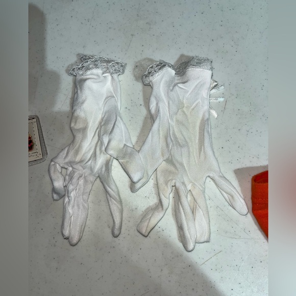 FIRST HOLY COMMUNION SET - Picture 2 of 12